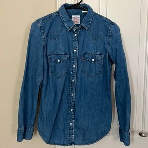 Levi’s tailored fit denim shirt